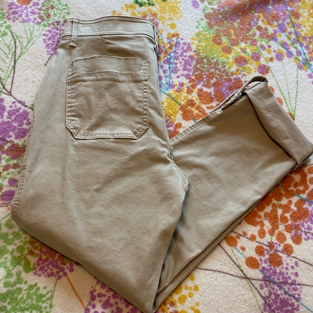 Democracy “Ab” Technology Beige Cargo Pants, Women’s Size 8 - Picture 14 of 14